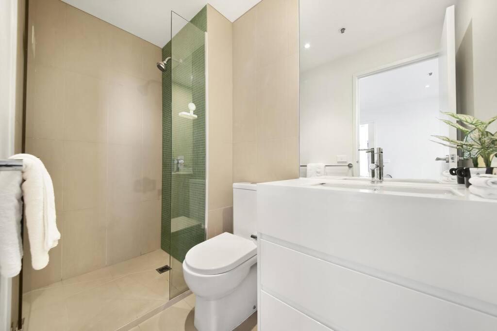 Location 2 Bedroom Amazing View & Free Parking * Melbourne