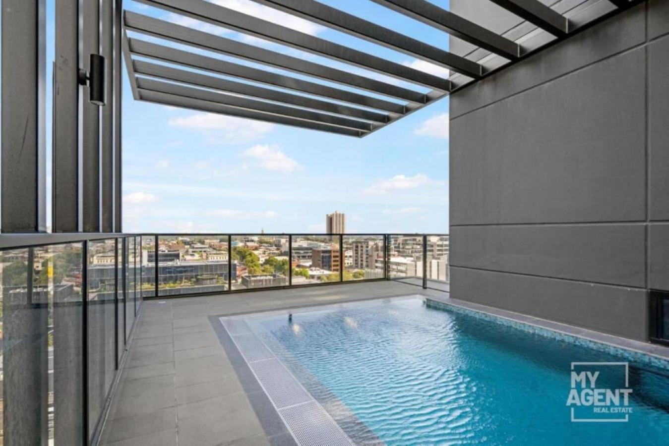 Apartment Elegant Stature Building Luxury Melbourne