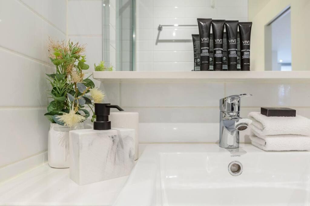Apartment ☆epic☆family-friendly☆wfh Area☆parking☆balcony Melbourne