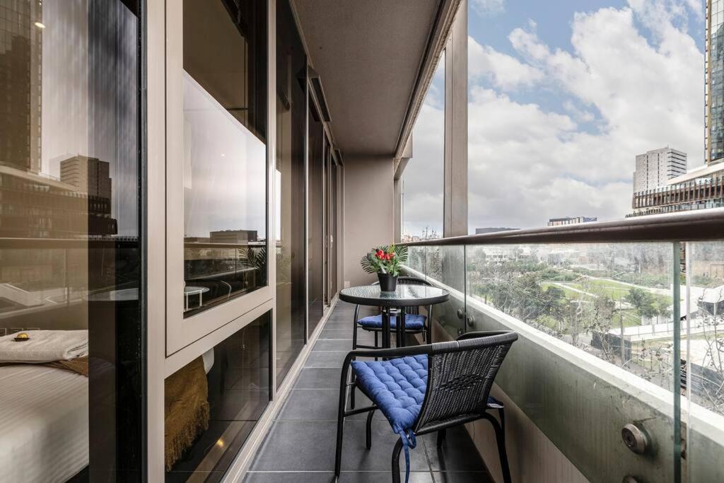 ☆epic☆family-friendly☆wfh Area☆parking☆balcony Apartment