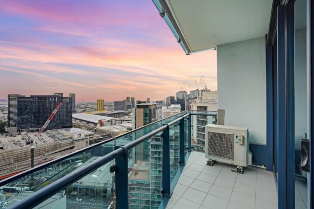 Offline-contrasting-color Style & City Views Comfortable 2b2b1 Car Park *