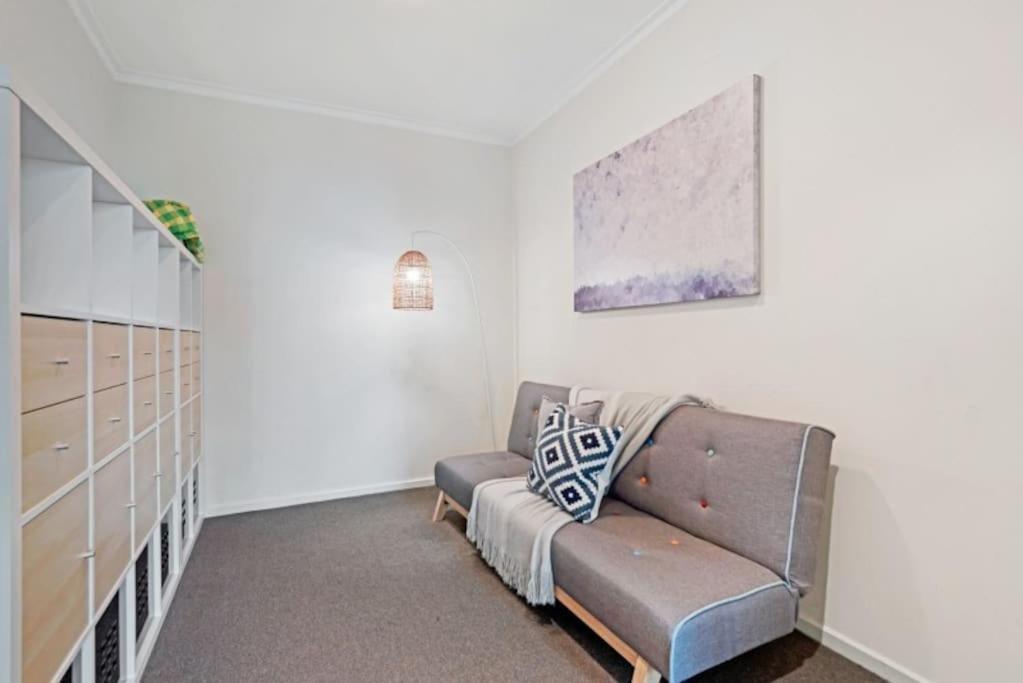 Offline-contrasting-color Style & City Views Comfortable 2b2b1 Car Park Apartment *