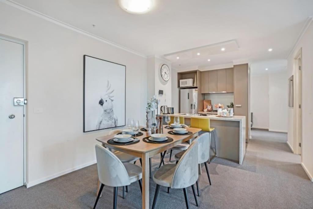 Apartment Offline-contrasting-color Style & City Views Comfortable 2b2b1 Car Park