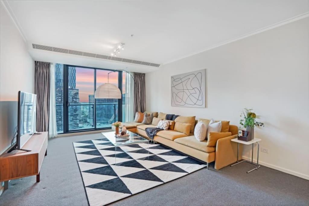 Offline-contrasting-color Style & City Views Comfortable 2b2b1 Car Park *