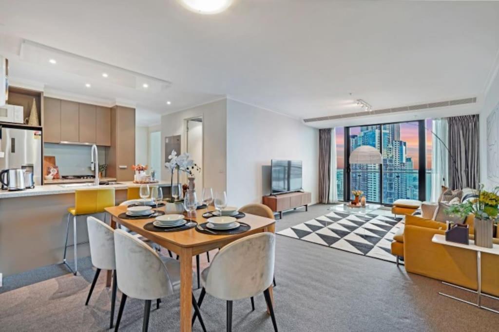 Offline-contrasting-color Style & City Views Comfortable 2b2b1 Car Park