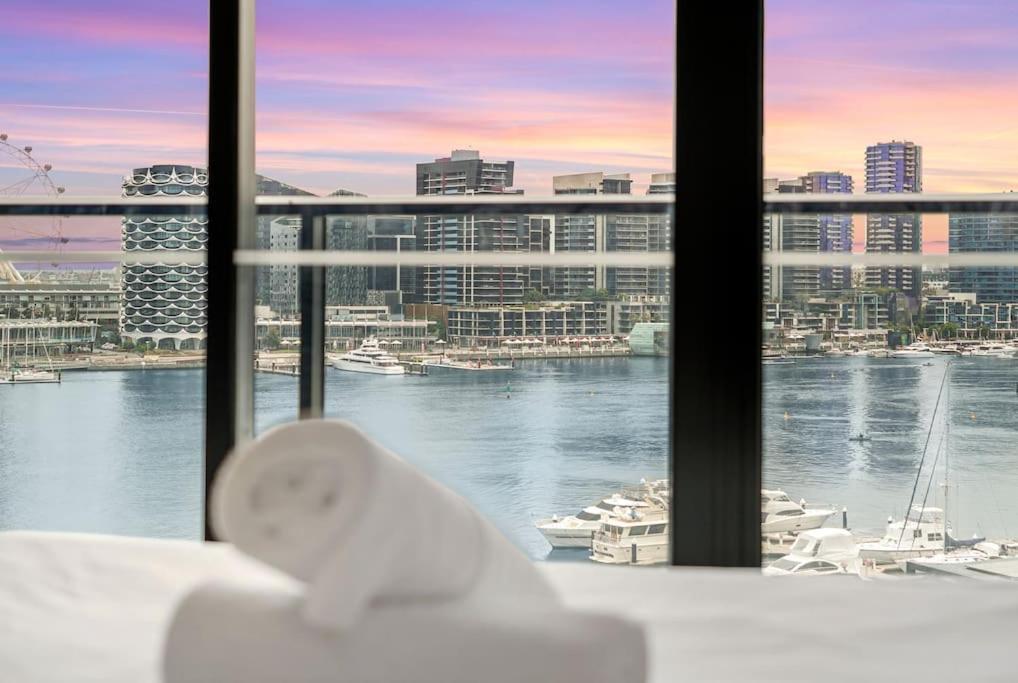 Apartment Elegant Home- Ferris Wheel & Harbour Views 2b2b1c *