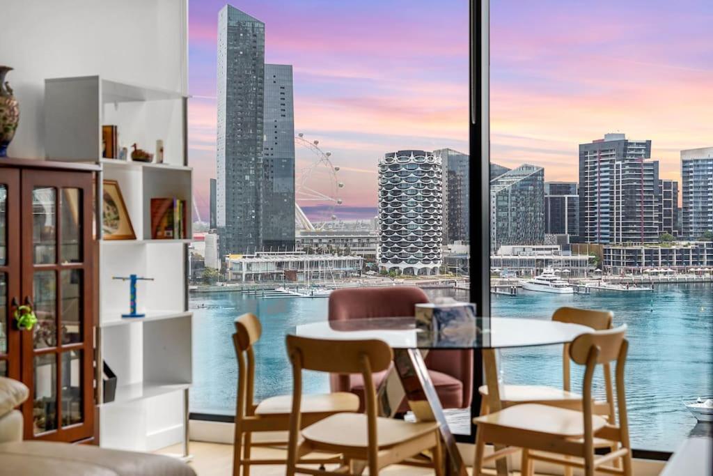 Apartment Elegant Home- Ferris Wheel & Harbour Views 2b2b1c