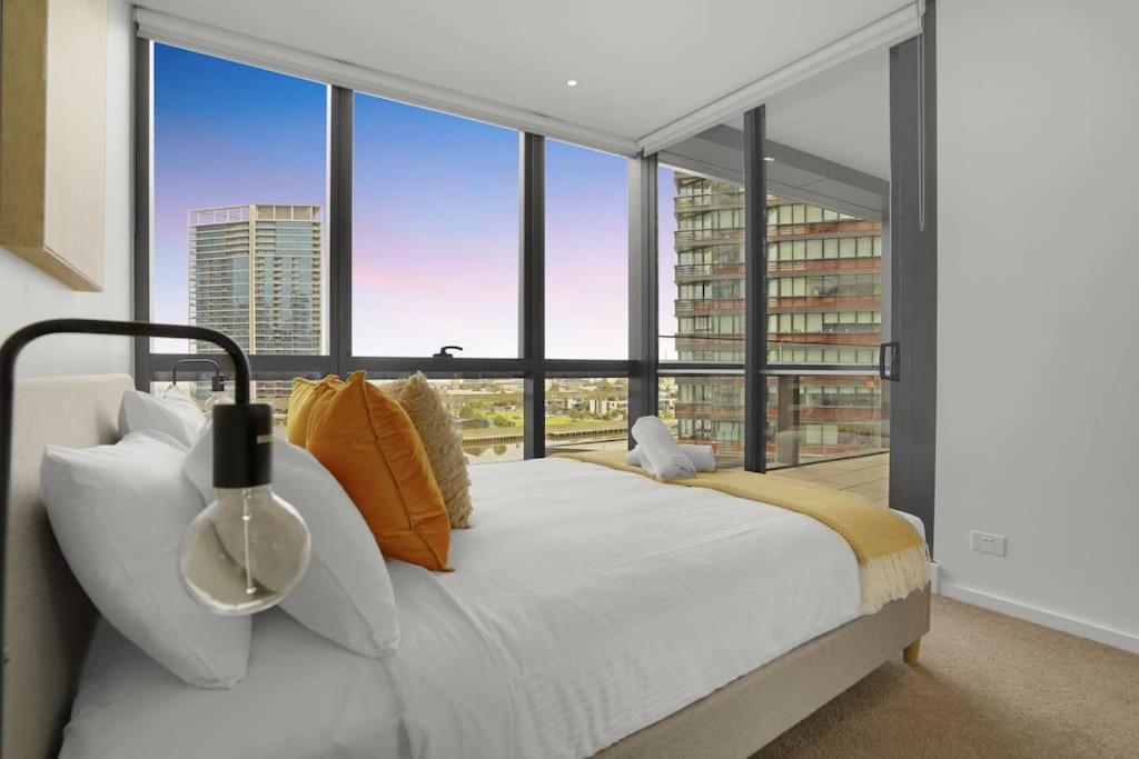 Apartment Nest By The Sea-tranquil River Views 2b1b1c Melbourne