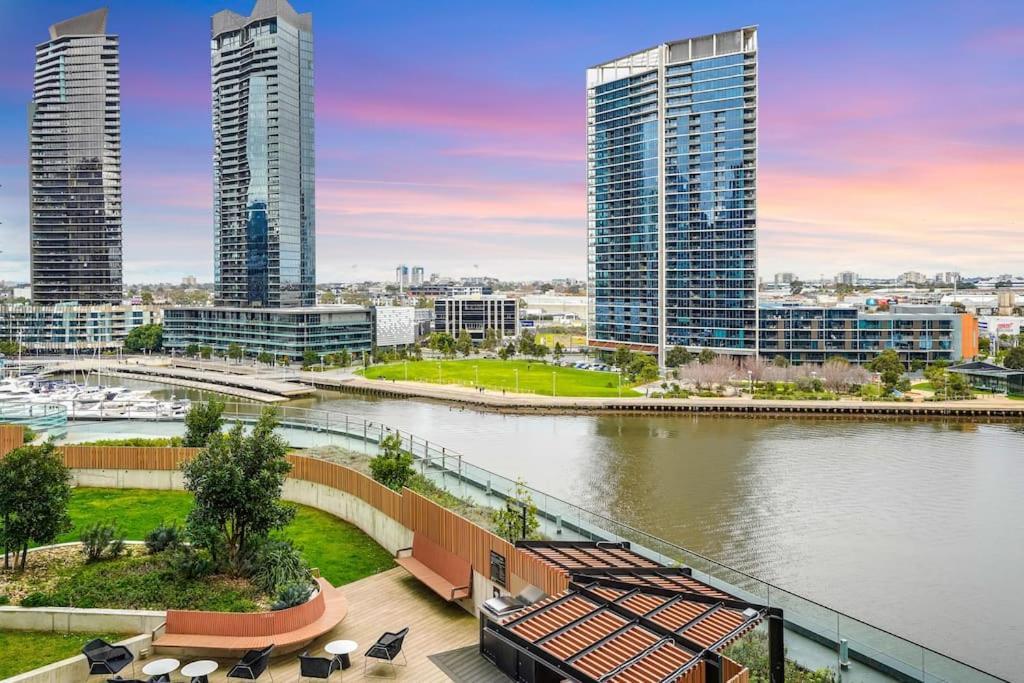Nest By The Sea-tranquil River Views 2b1b1c Apartment Melbourne