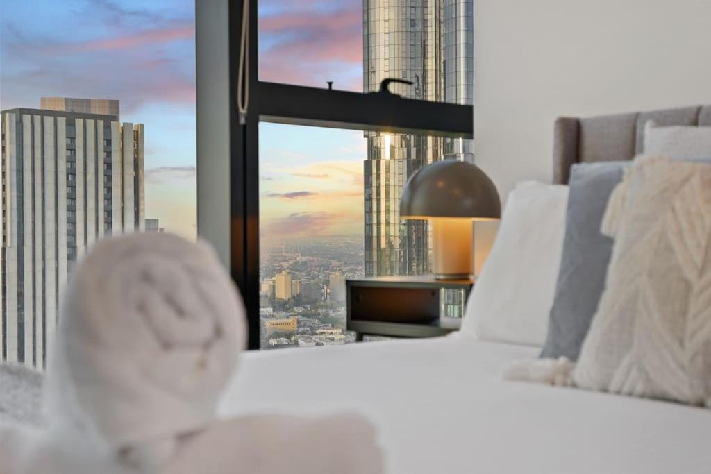 Apartment Impressive Skyline 2b2b1c In Mel *