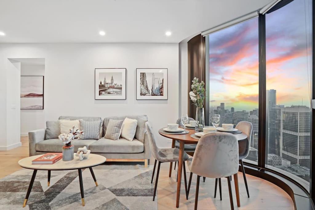 Impressive Skyline 2b2b1c In Mel Apartment *