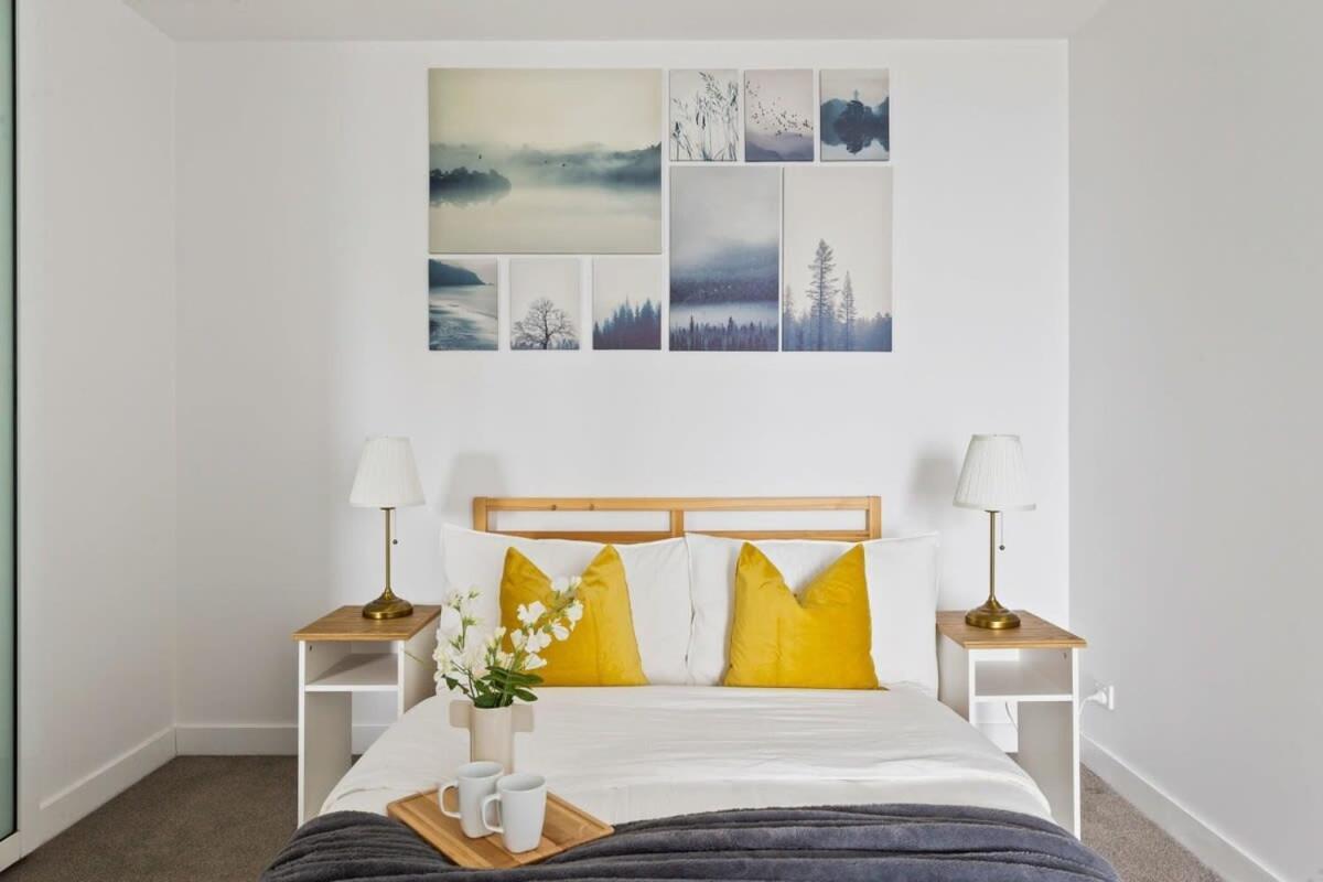 A Comfy 2br W Views Near Southern Cross * Melbourne