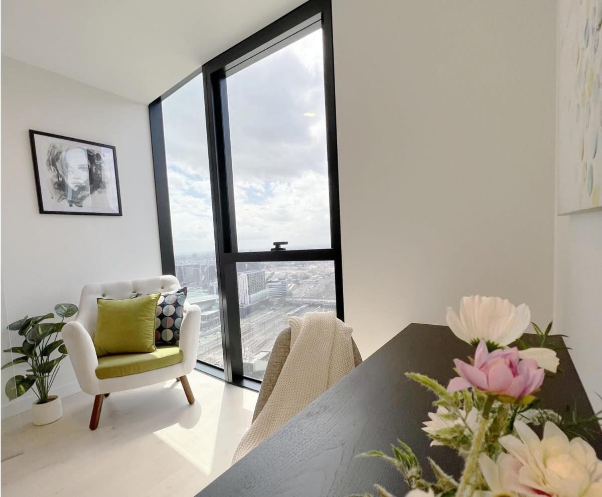 Beautiful 2b1b Cbd * Melbourne