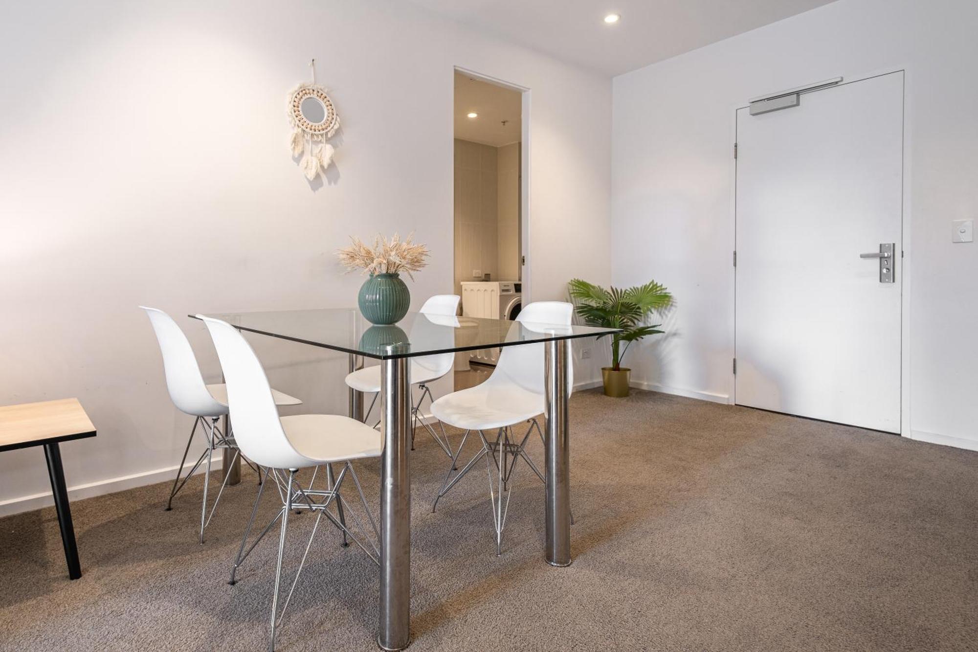 Light Filled 2br Southbank Parking Pool *