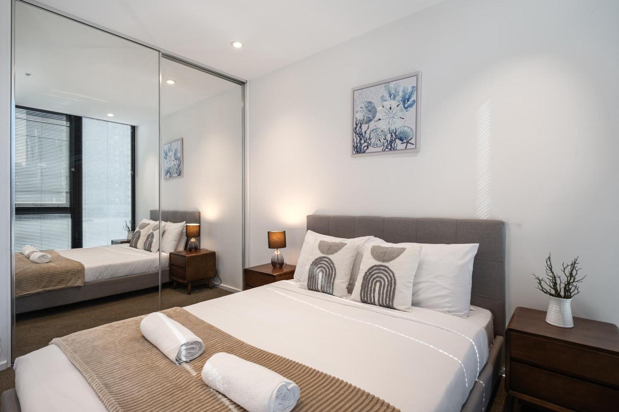 Light Filled 2br Southbank Parking Pool * Melbourne