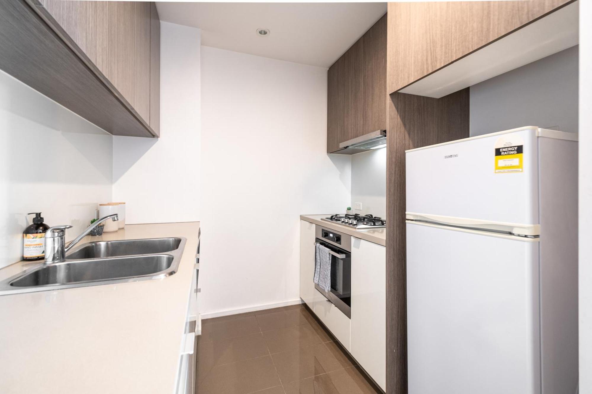 Light Filled 2br Southbank Parking Pool Apartment Melbourne