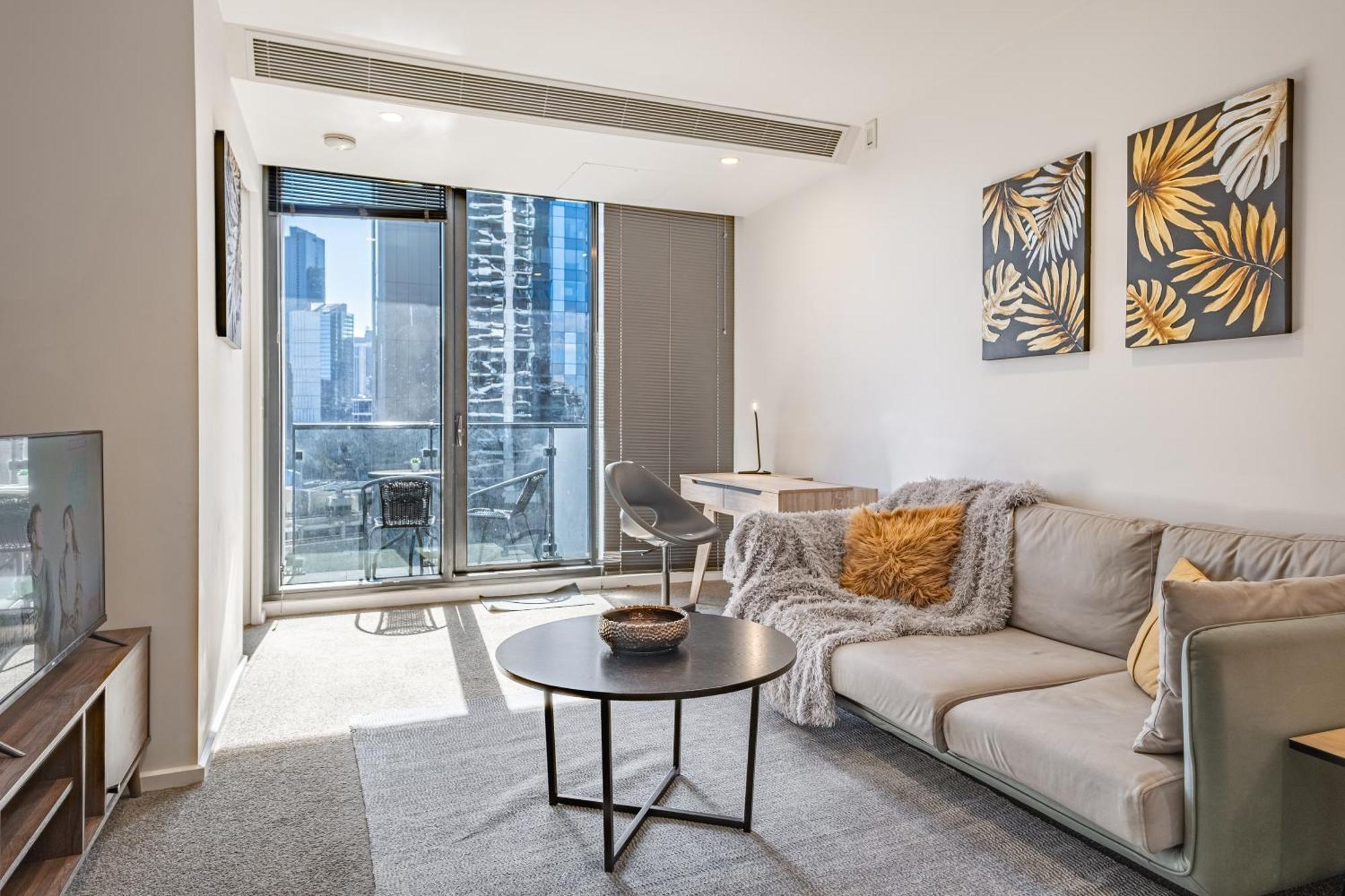 Light Filled 2br Southbank Parking Pool Apartment *