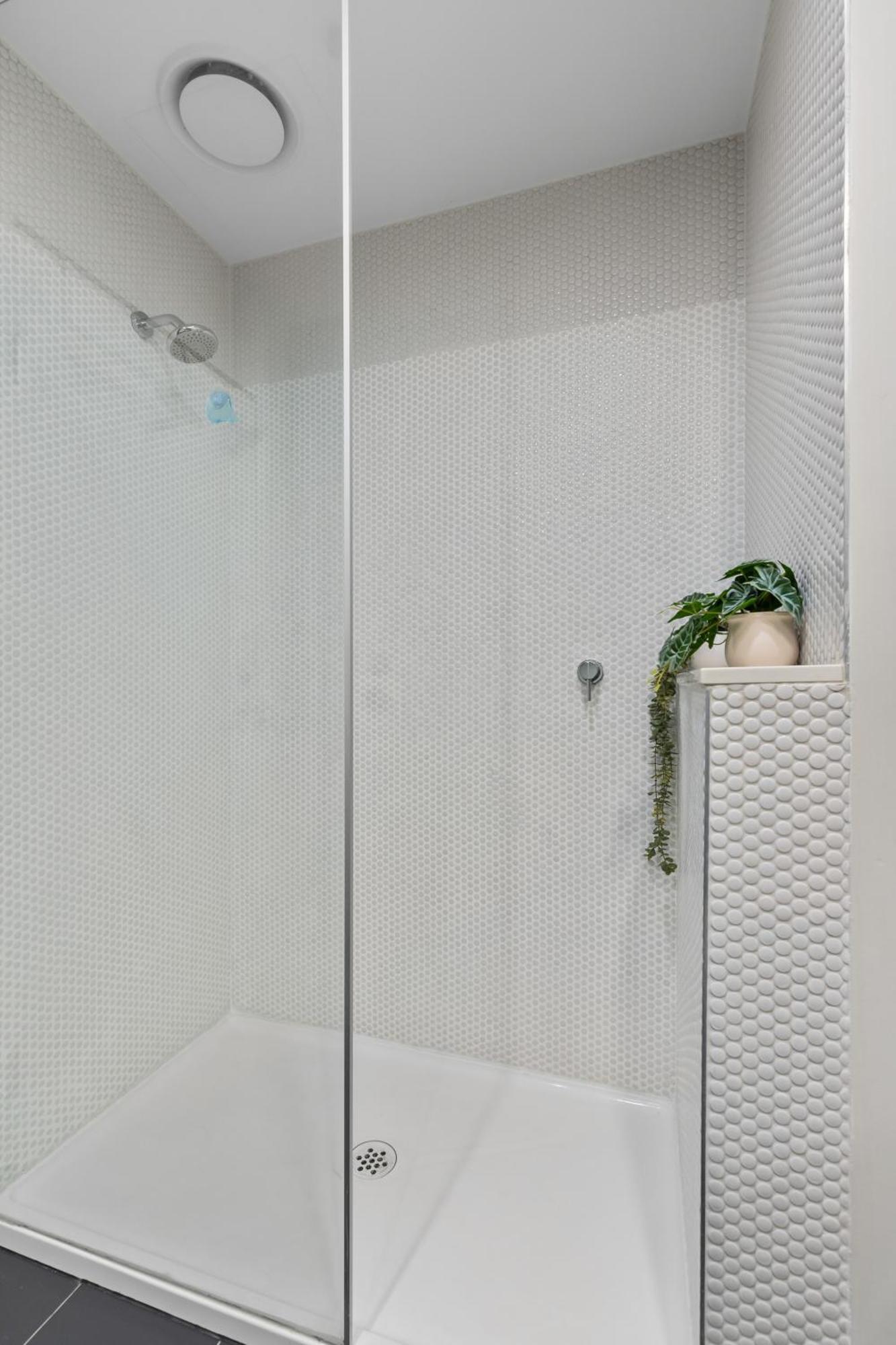Fitzroy North 1-bed With Balcony By Edinburgh Park Melbourne