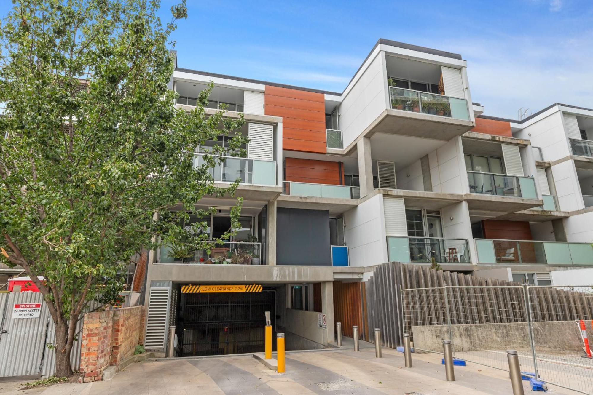 Fitzroy North 1-bed With Balcony By Edinburgh Park Apartment Melbourne