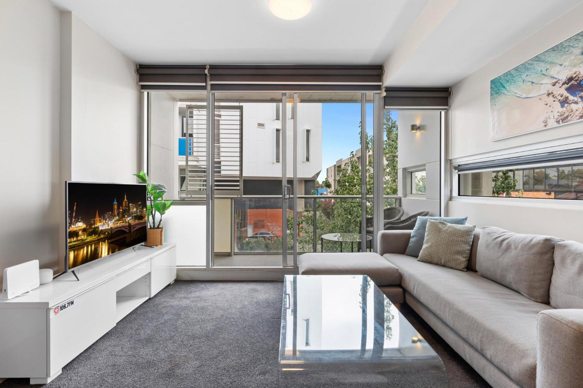 Fitzroy North 1-bed With Balcony By Edinburgh Park Melbourne