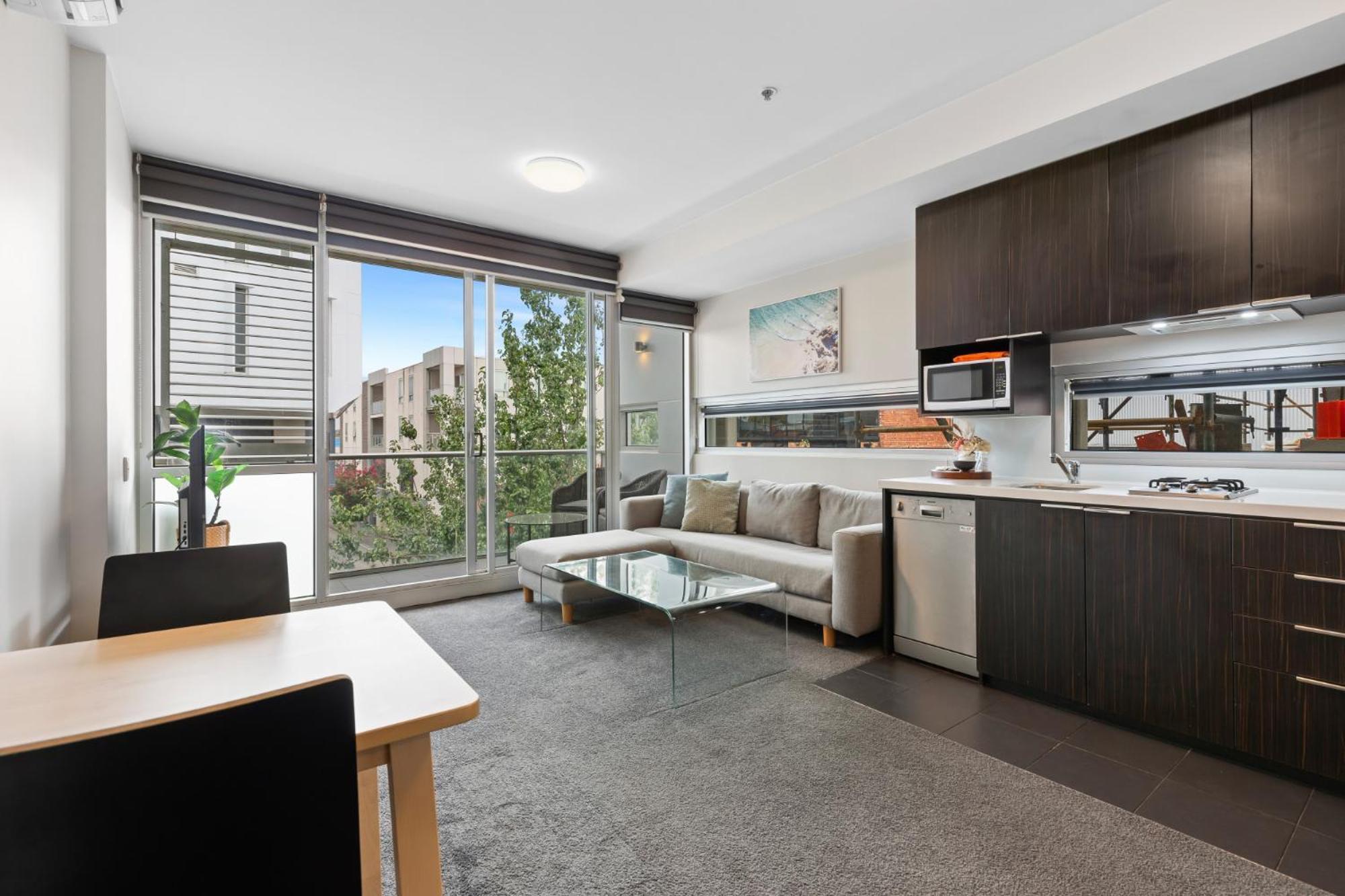 Apartment Fitzroy North 1-bed With Balcony By Edinburgh Park