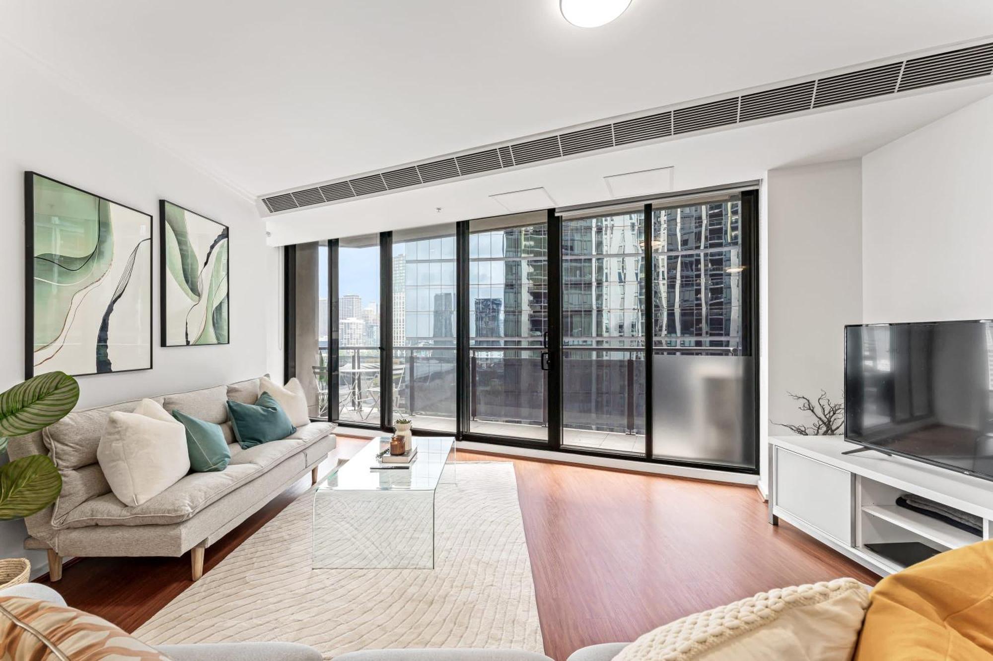 Skyline Zen Apartment