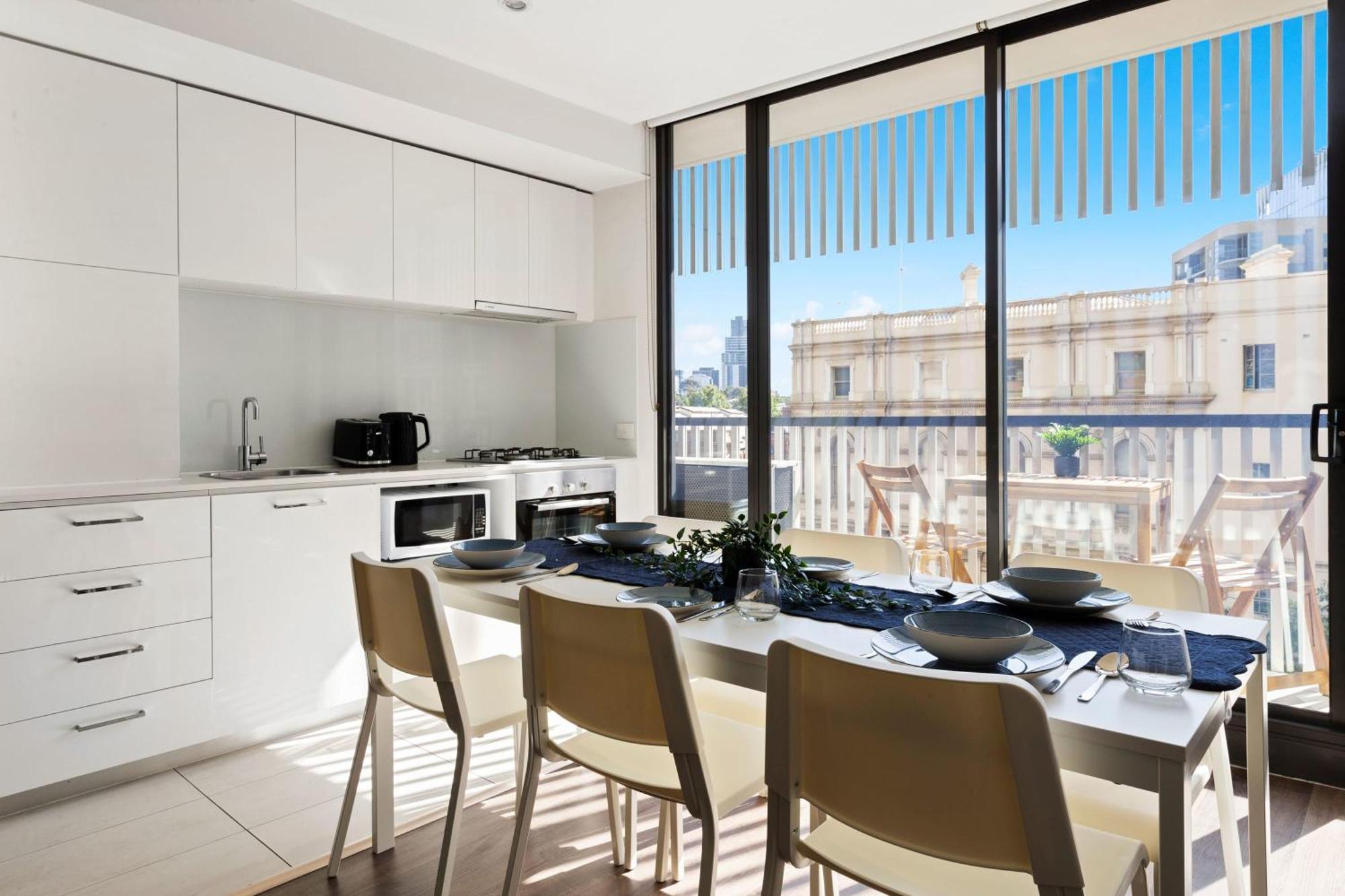 Apartment Comfy 2br Apt Only A-4-min Walk To Victoria Market