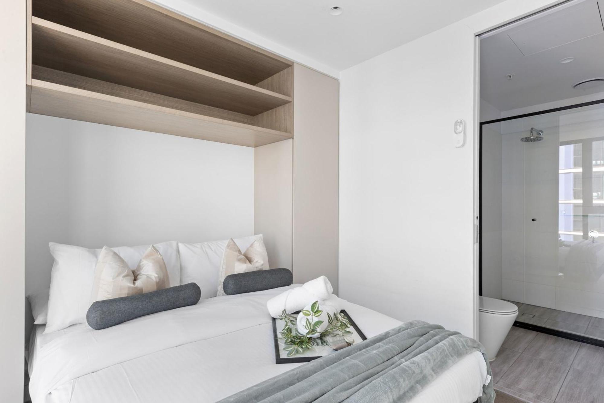 A Cozy & Comfy 2br Up In The Clouds Near Cbd Apartment