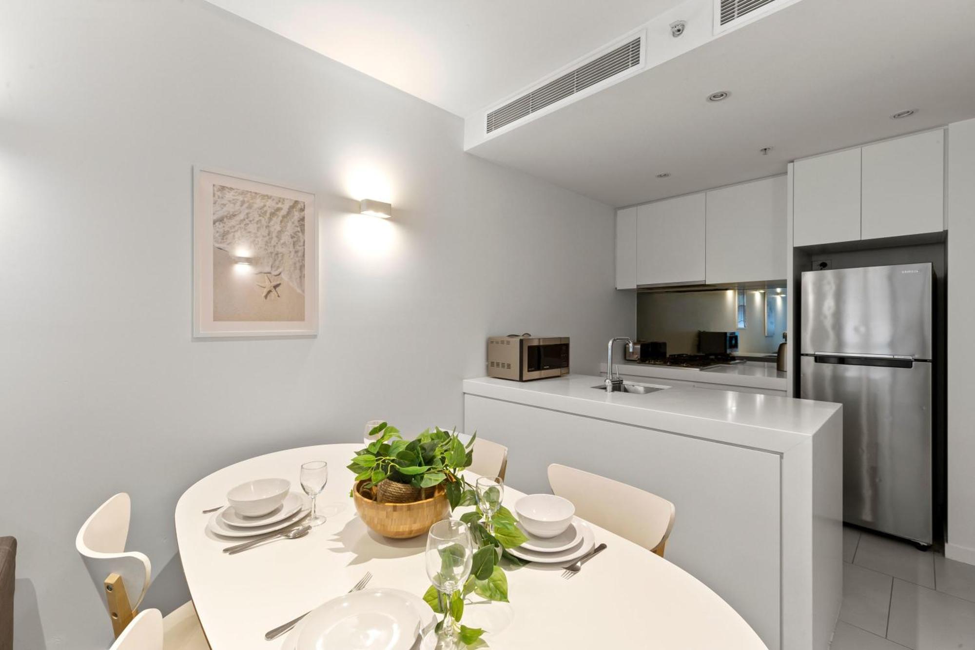 A Chic & Comfy 2br Near Federation Square Apartment