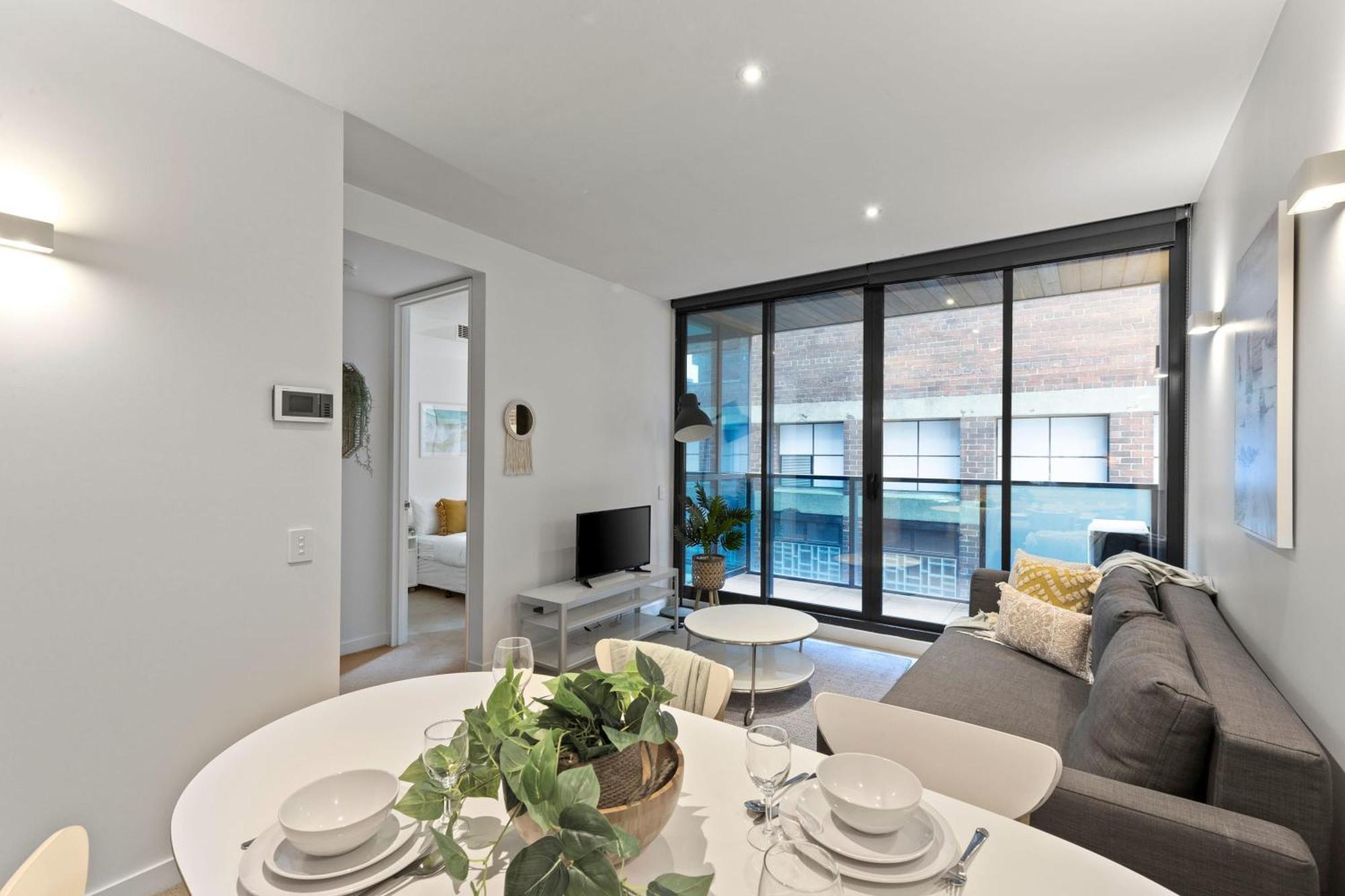 A Chic & Comfy 2br Near Federation Square Apartment
