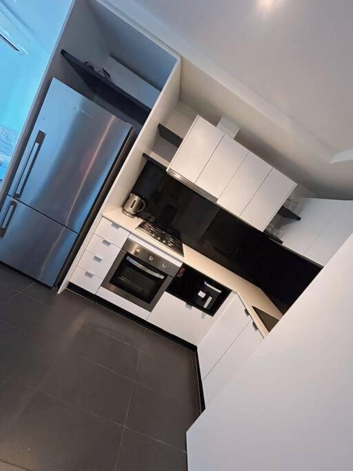 Beautiful Cbd Apartment,