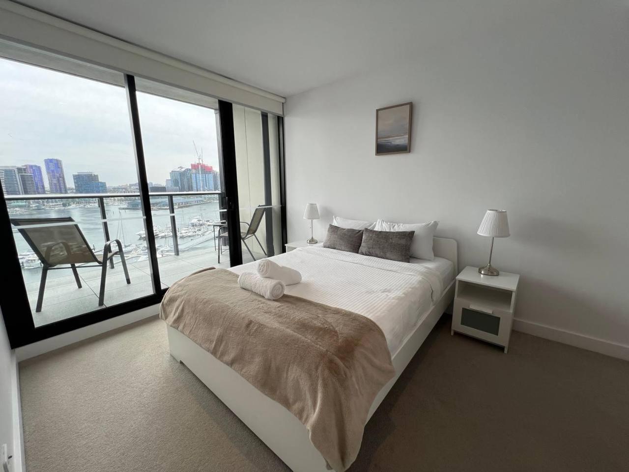 Pars - Collins Wharf Waterfront, Docklands Apartment