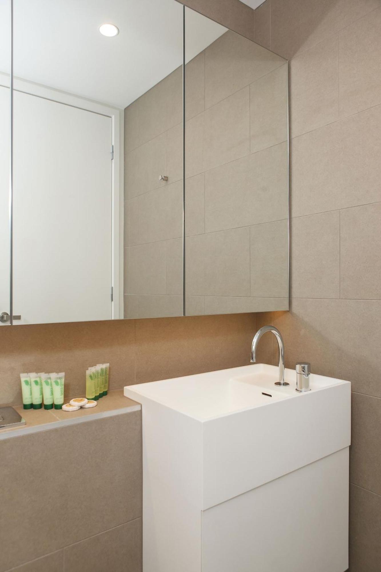 Olive Alcove - A Sweeping Skyline Sanctuary Near Cbd Apartment