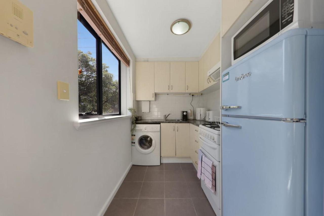 Retro Rose St Kilda Mansions Apartment Melbourne