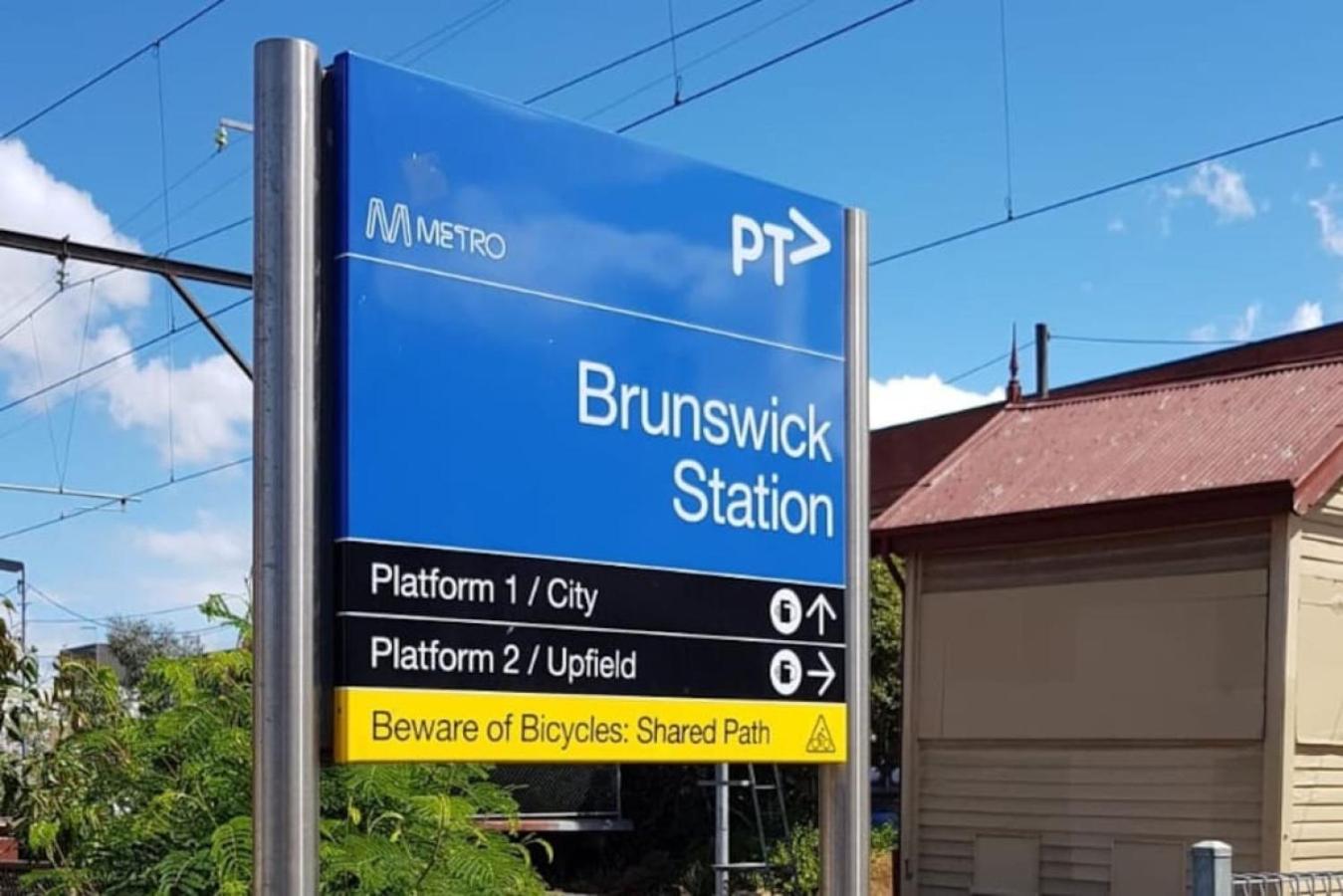 Sydney Rd Brunswick Train Tram Parking Wifi Apartment *