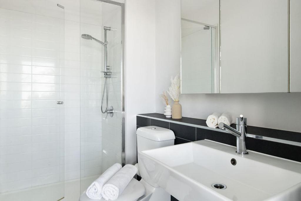 A Modern 2br With Harbour Views Free Parking * Melbourne