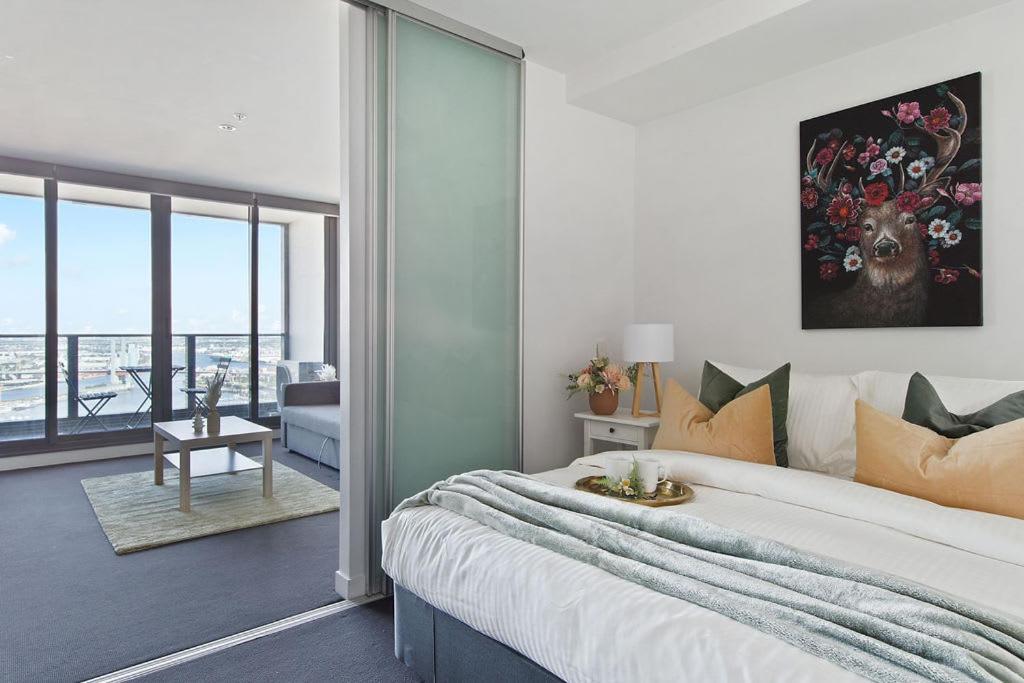 A Modern 2br With Harbour Views Free Parking Apartment *