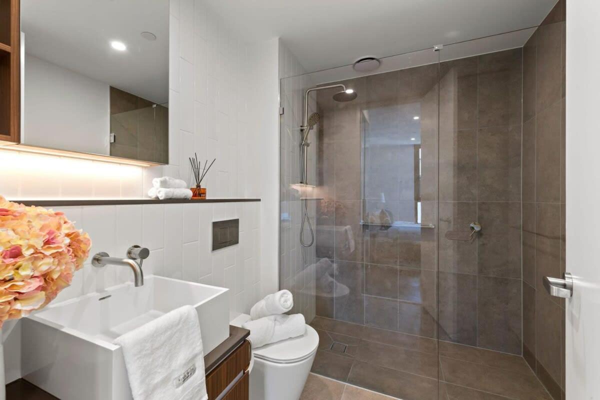 A Lux 2br Apt Near South Market Melbourne
