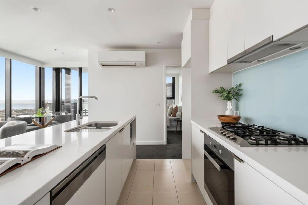 A Lux 2br Apt With Panoramic Views, Free Parking