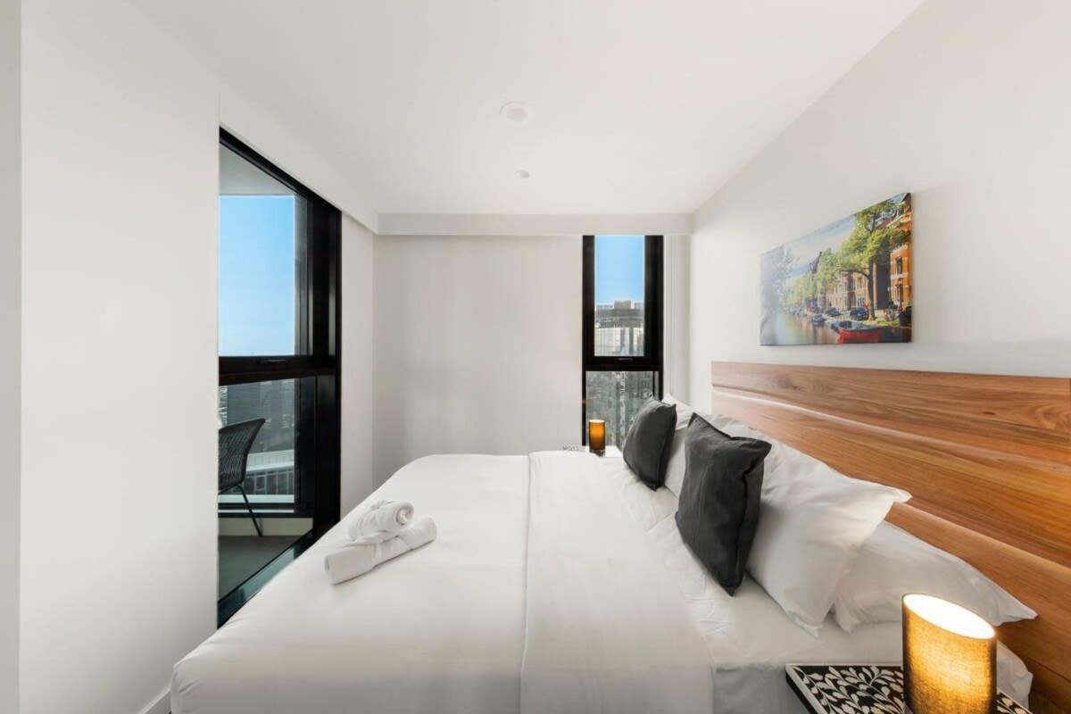 A Lux 2br Apt With Panoramic Views, Free Parking * Melbourne