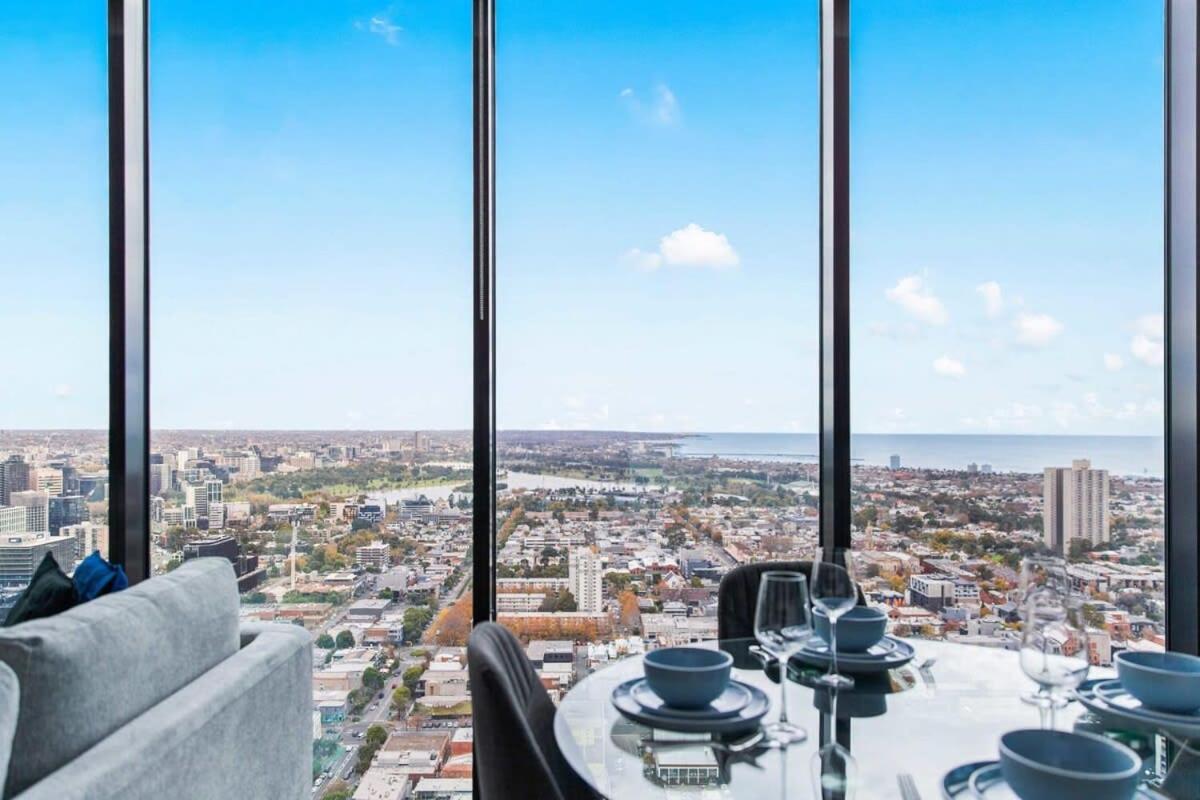 A Lux 2br Apt With Panoramic Views, Free Parking Apartment Melbourne