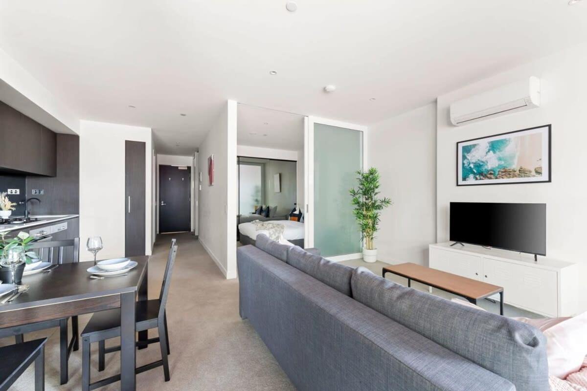 Stylish & Modern 2br Near Victoria Market *