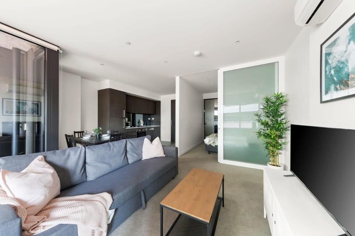 Stylish & Modern 2br Near Victoria Market Apartment *