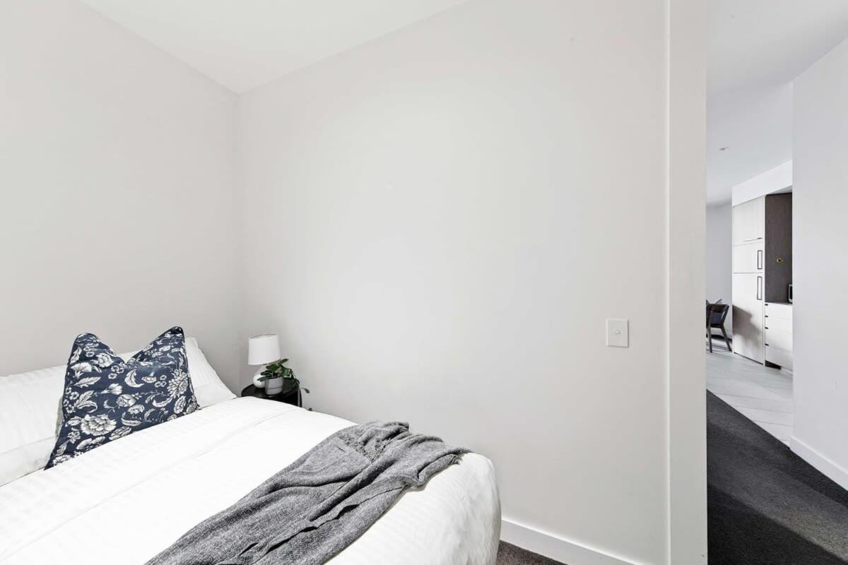 Apartment Charming 2br Near Victoria Market Views