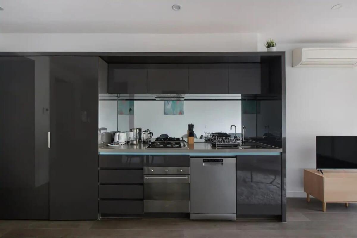 A 3br Next To Zoo Free Parking *