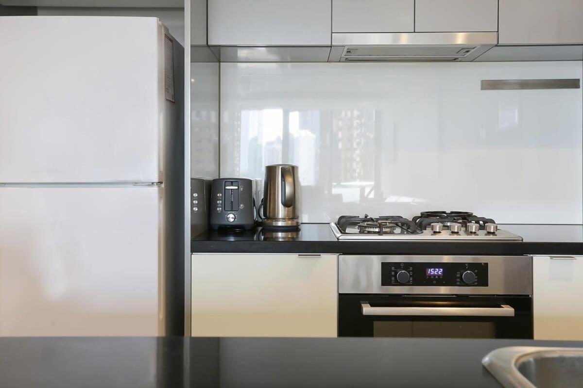 A Modern 2br With Views Free Parking Apartment Melbourne