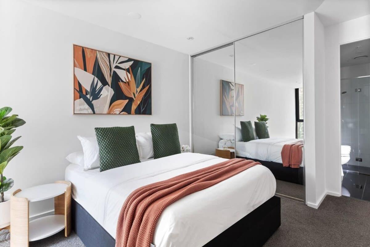 Apartment A Modern 2br With Views Free Parking Melbourne