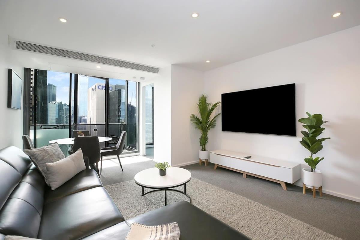 A Modern 2br With Views Free Parking Apartment *