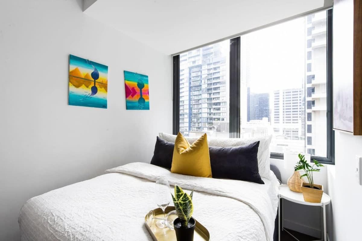 A Stylish Cbd Right Next To Southern Cross Apartment