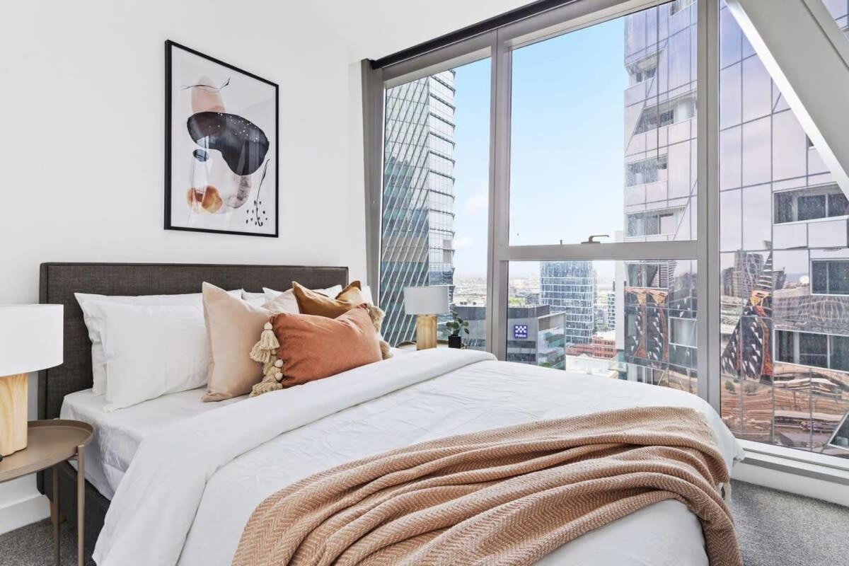 A Stylish 3br Apt With Harbour Views Free Parking *